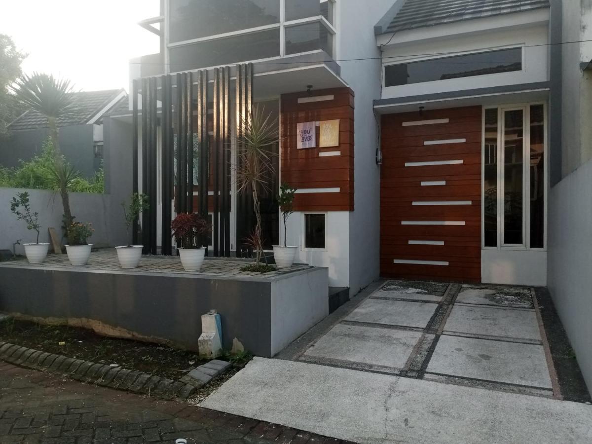 Villa Harmony Syariah II باتو المظهر الخارجي الصورة
