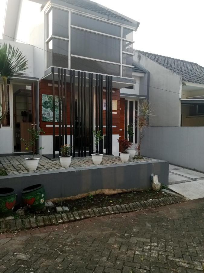 Villa Harmony Syariah II باتو المظهر الخارجي الصورة